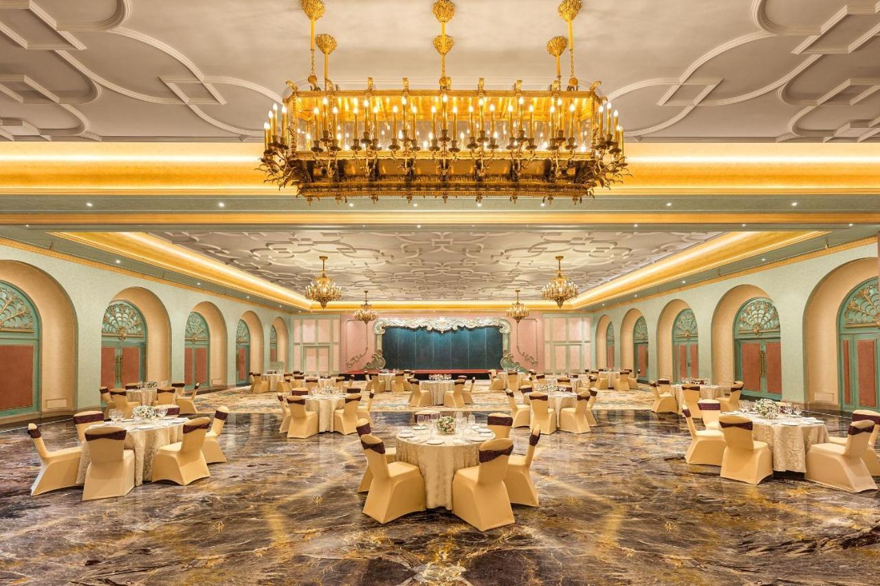 Hotel Hillock 阿穆达巴 外观 照片