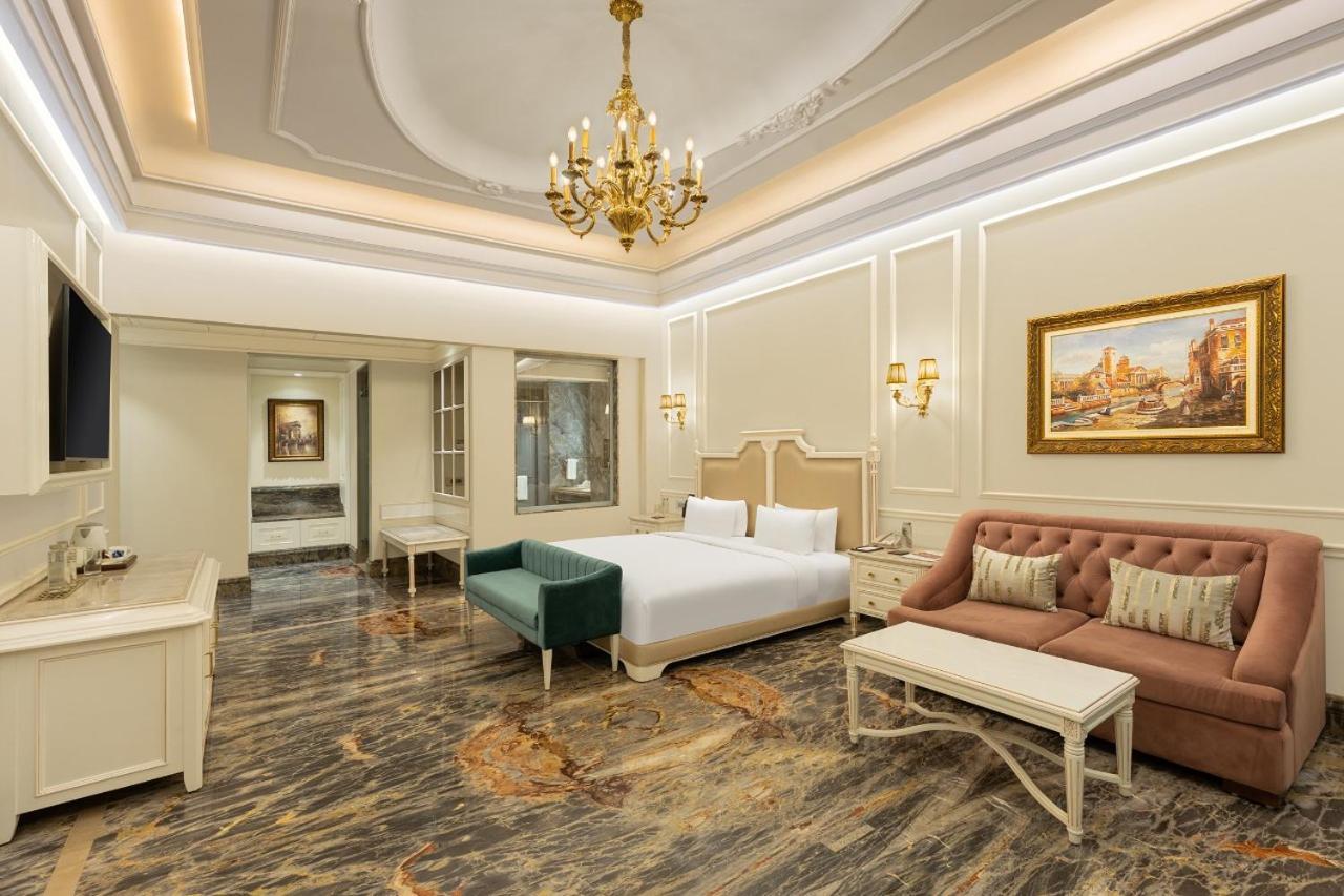 Hotel Hillock 阿穆达巴 外观 照片