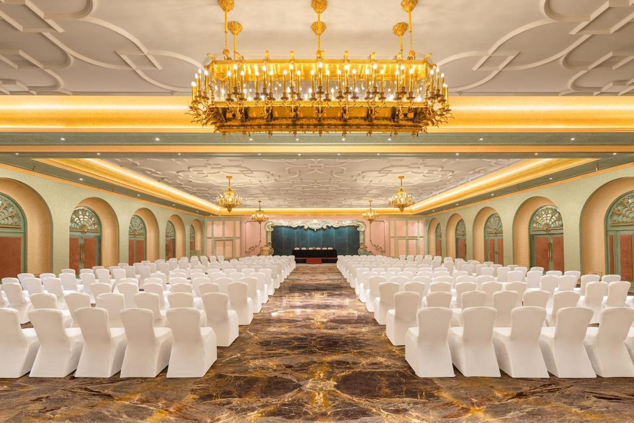 Hotel Hillock 阿穆达巴 外观 照片