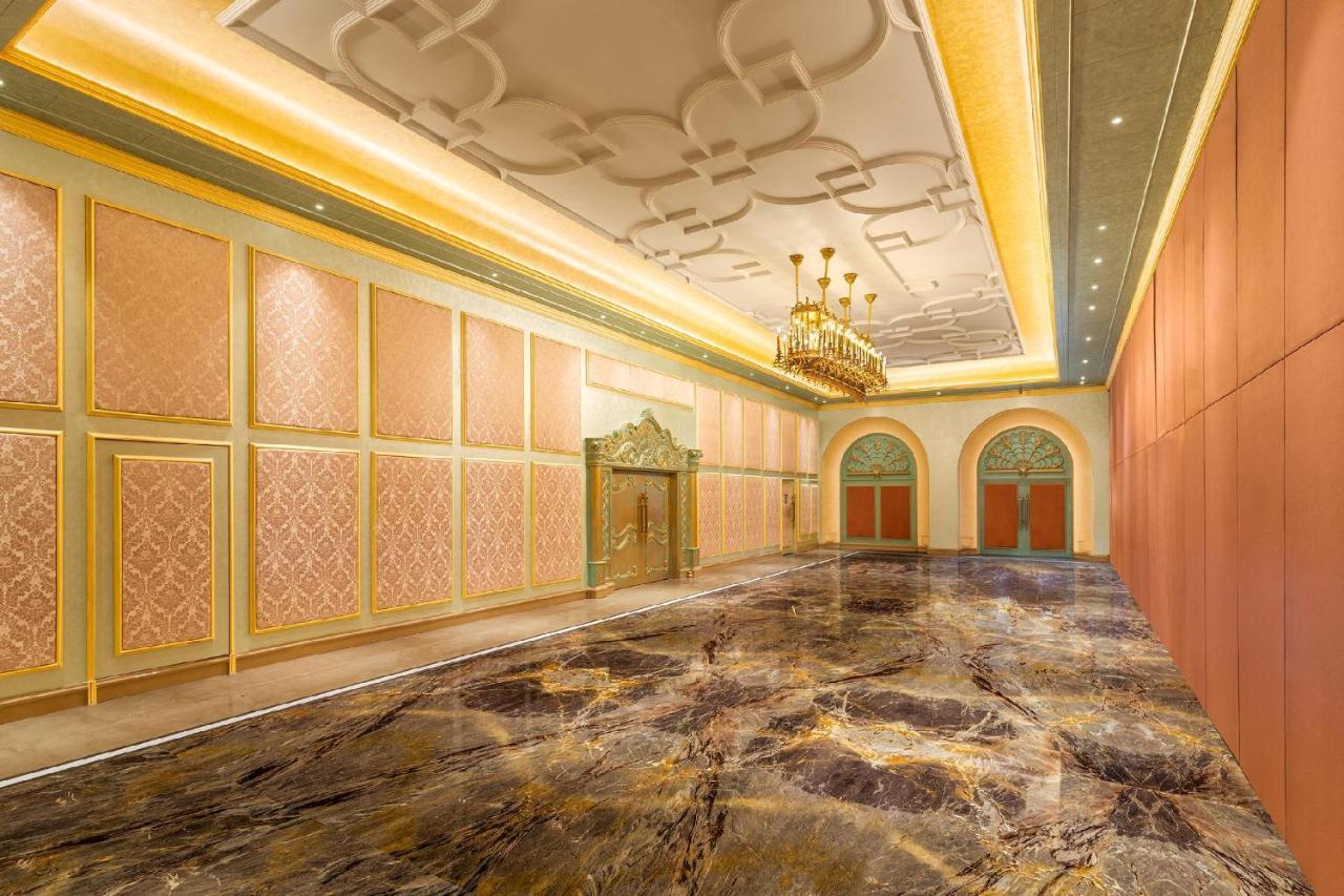 Hotel Hillock 阿穆达巴 外观 照片