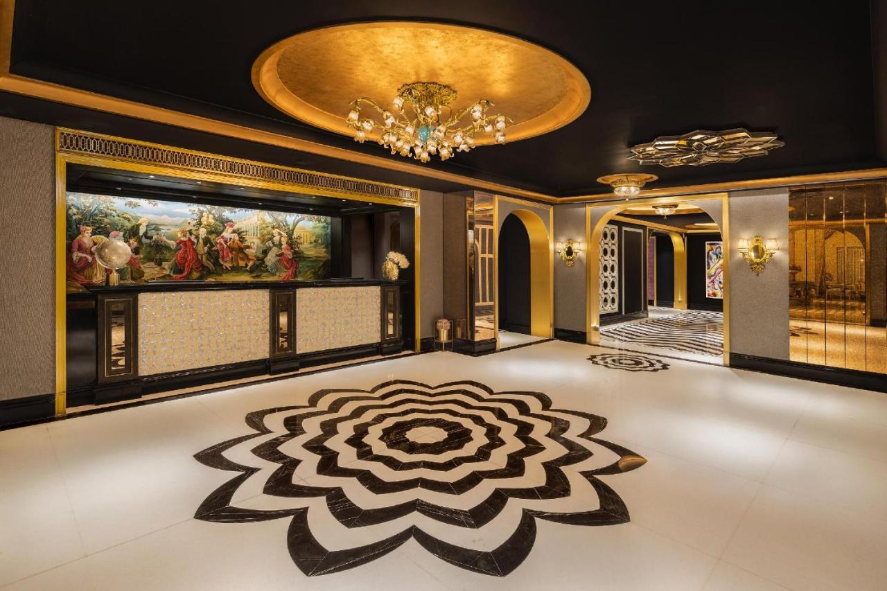 Hotel Hillock 阿穆达巴 外观 照片