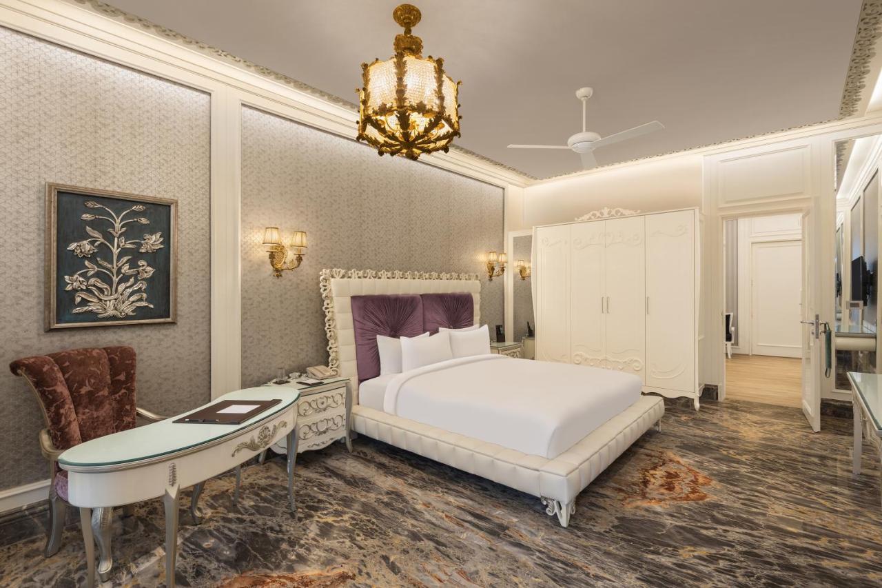 Hotel Hillock 阿穆达巴 外观 照片