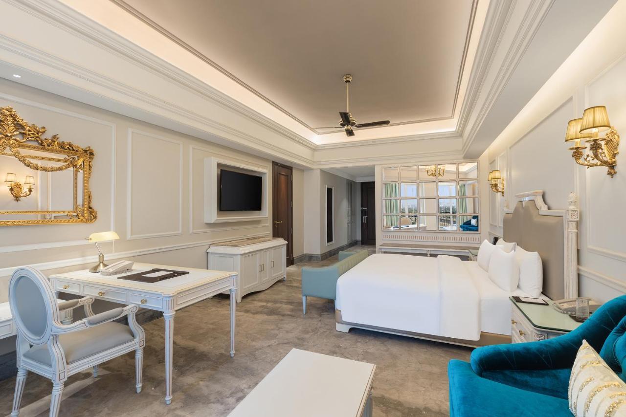 Hotel Hillock 阿穆达巴 外观 照片