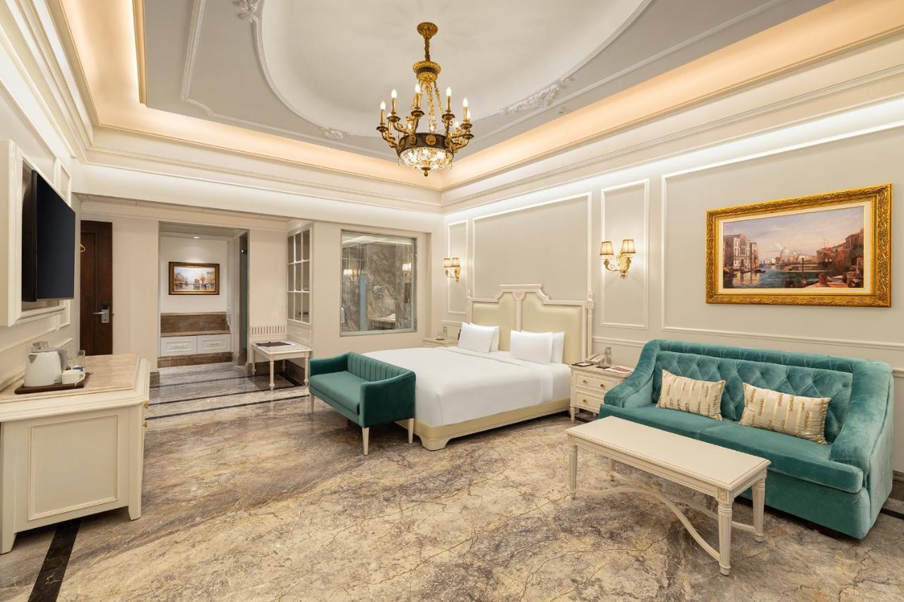 Hotel Hillock 阿穆达巴 外观 照片