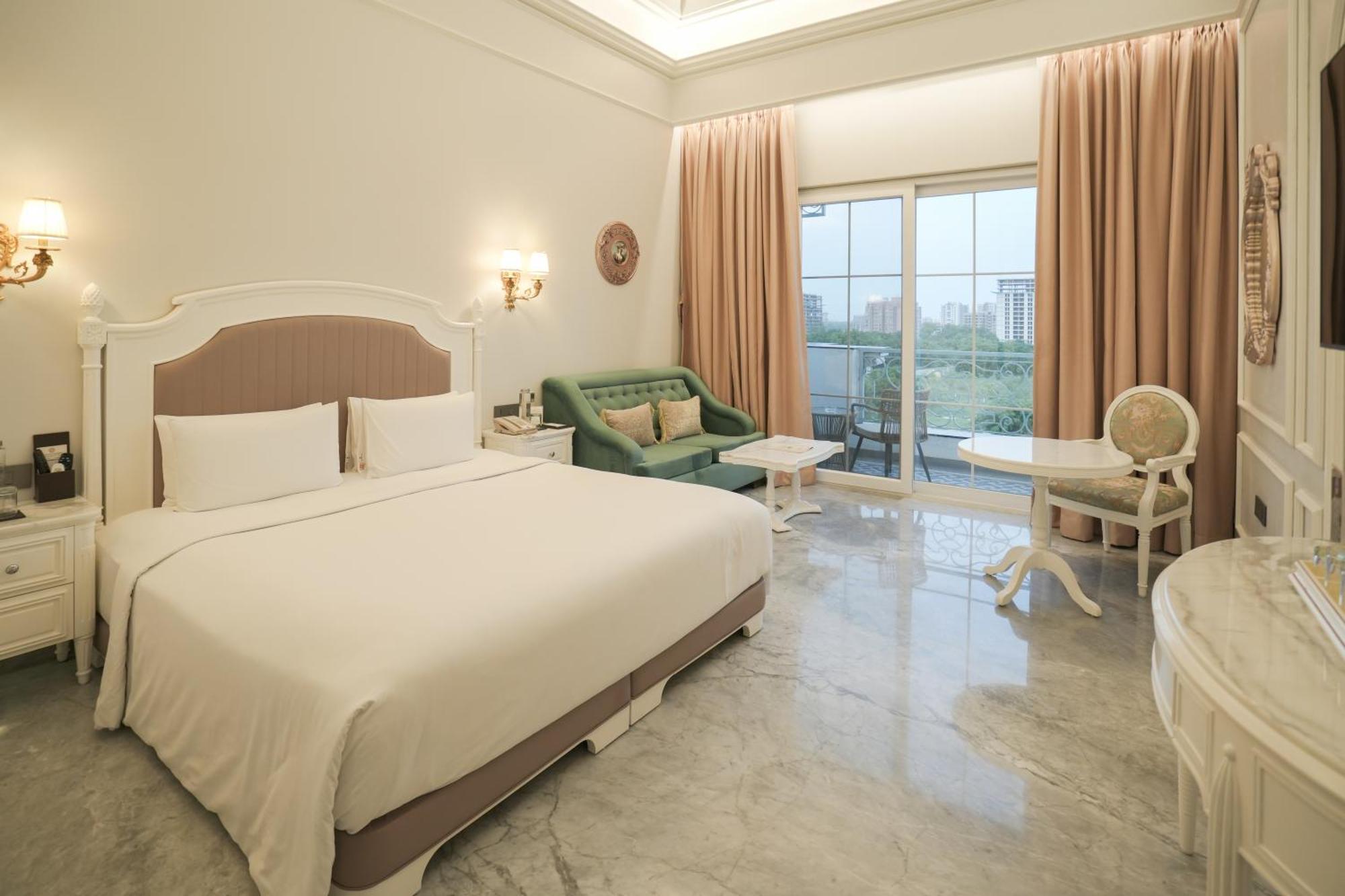 Hotel Hillock 阿穆达巴 外观 照片