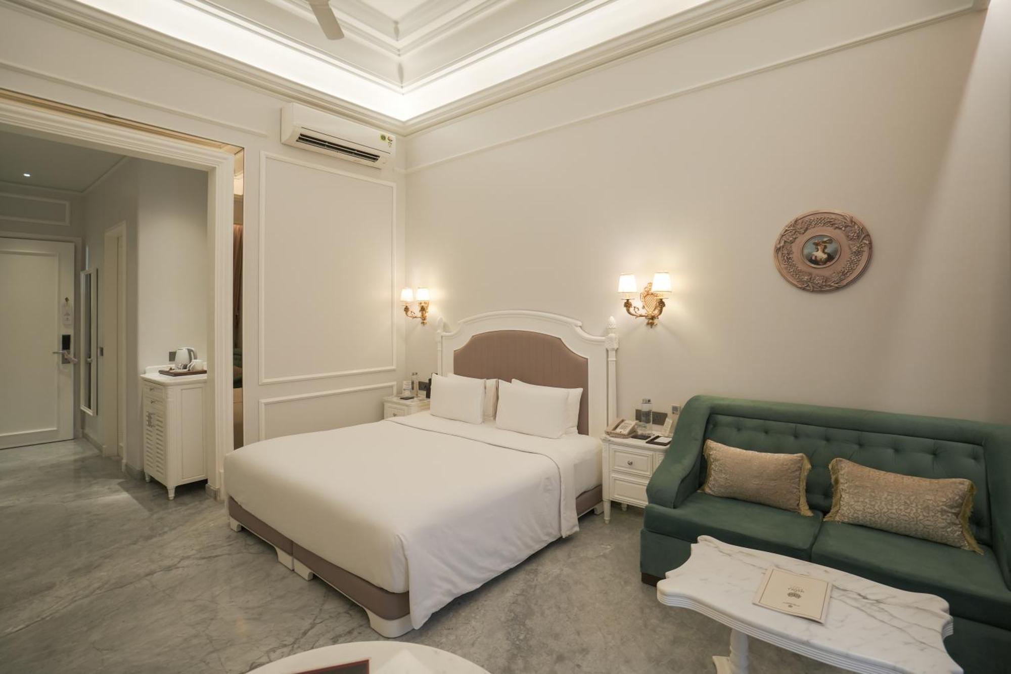Hotel Hillock 阿穆达巴 外观 照片